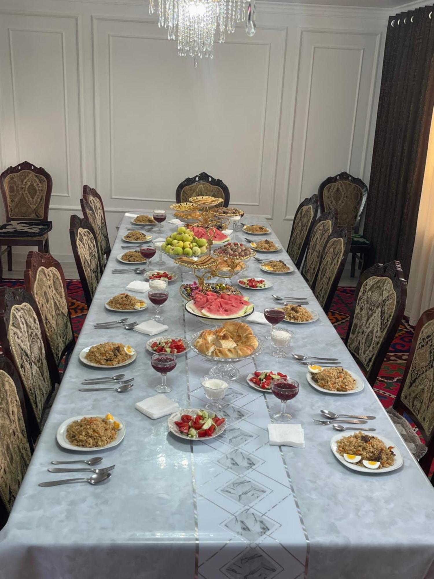 Center Guesthouse Kochkor Ngoại thất bức ảnh