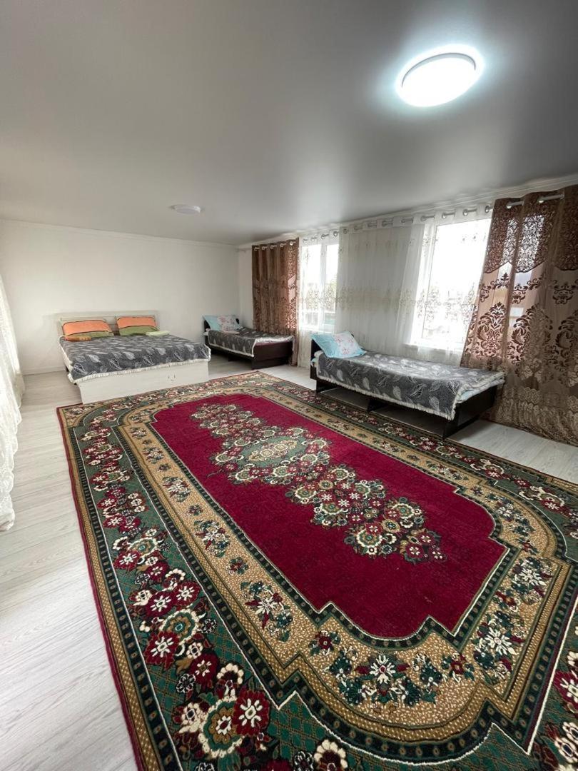 Center Guesthouse Kochkor Ngoại thất bức ảnh