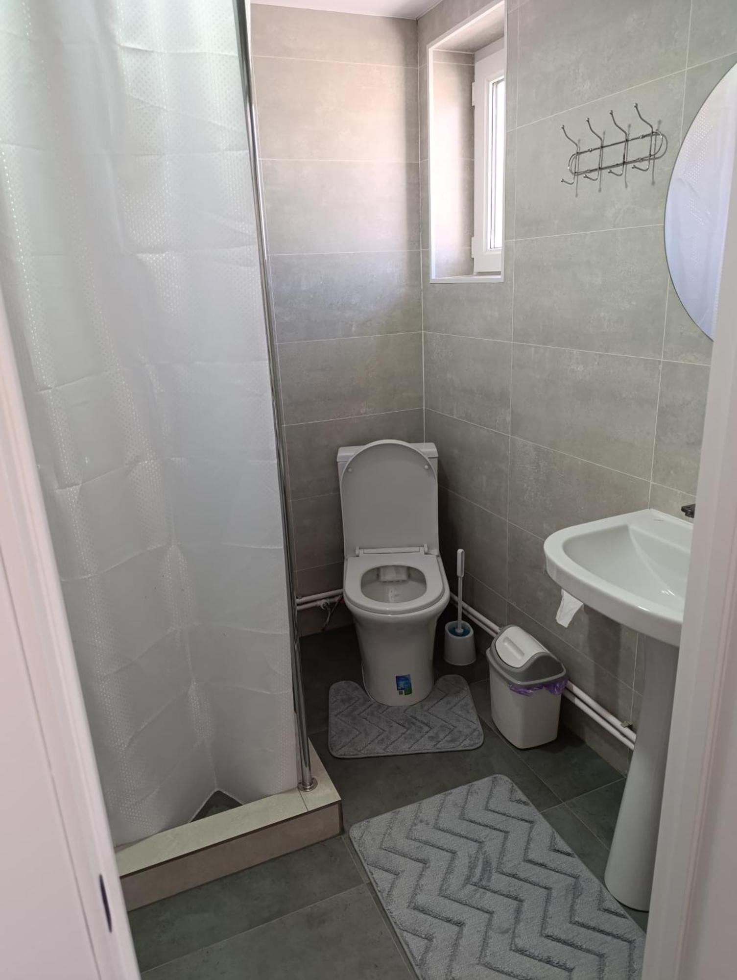 Center Guesthouse Kochkor Ngoại thất bức ảnh