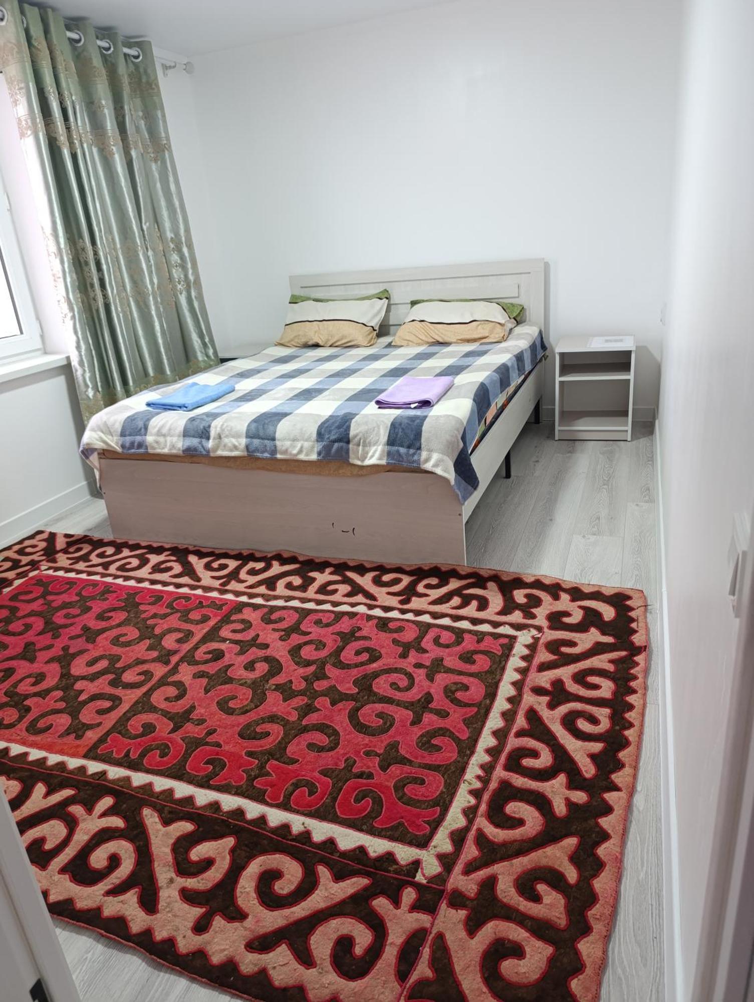 Center Guesthouse Kochkor Ngoại thất bức ảnh